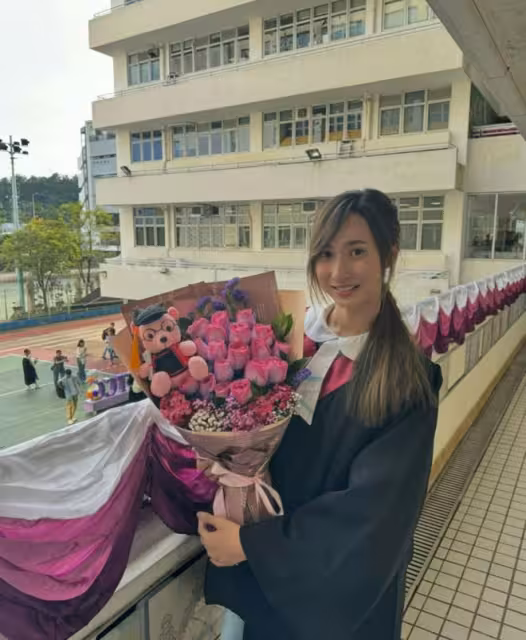 TVB女星再曝與多位前任親密照!還在後樓梯擁吻!爆料者:全班第一也是假象