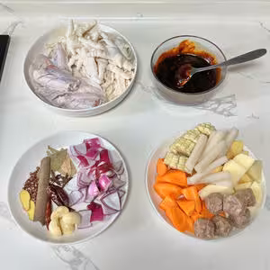 軟糯入味的《雞翅雞爪煲》