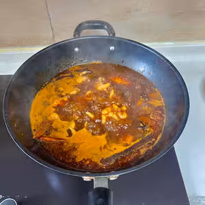 軟糯入味的《雞翅雞爪煲》