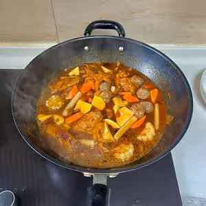 軟糯入味的《雞翅雞爪煲》
