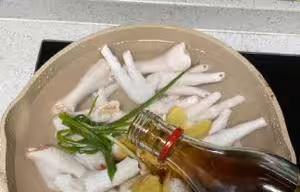 香辣雞爪