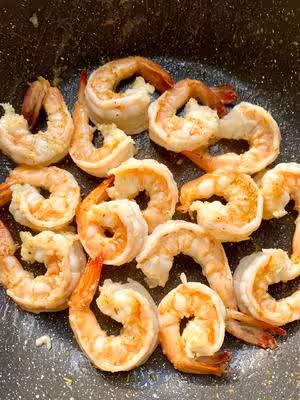 蒜香奶油蝦🍤