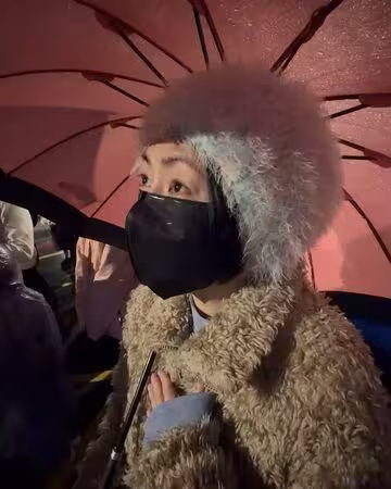 沒有大S的首個跨年!小S照慣例「帶S媽看煙火」母女哭紅雙眼 背景音惹鼻酸