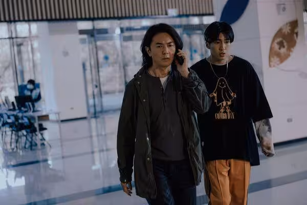 百萬網紅連環被殺!鄭伊健久違演台劇「合體婁峻碩」上線日公開了