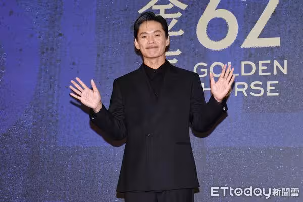 黃鐙輝講到曹西平哭了!親揭過年包紅包「兒女叫他阿公」哽咽悼念