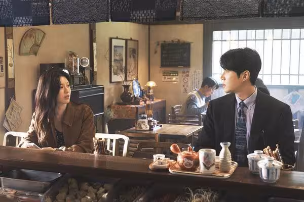 跨海連線/金宣虎切換多語「韓文當機」 高允貞暖心:還好是哥哥演