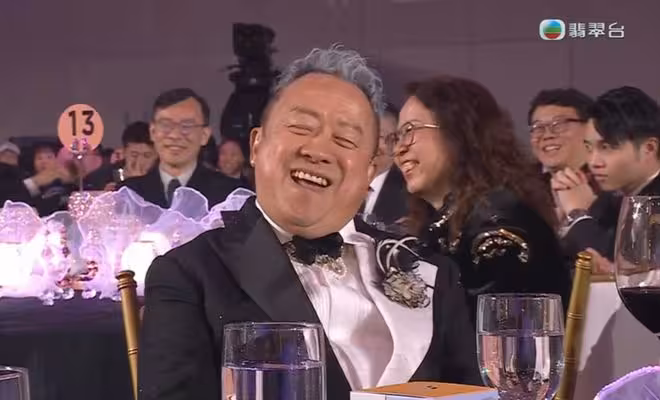 TVB女星獲獎後導演老公現身慶祝！眉開眼笑破婚變傳聞！自豪發文：從沒懷疑過你