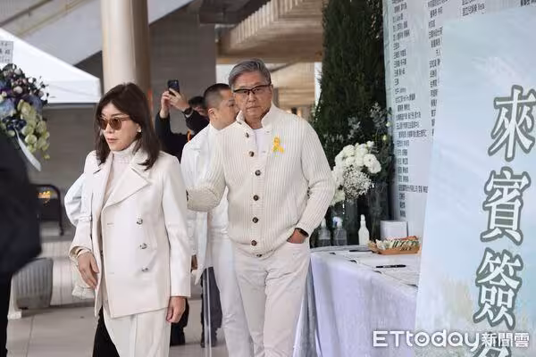 修杰楷、胡瓜大咖全來了!王子出軌粿粿「驚現」蕭敬騰岳父告別式