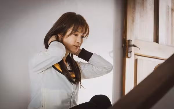 偶像劇女王回歸! 賴雅妍長發正翻「致敬楊丞琳水母頭」 拉邵雨薇當閨蜜