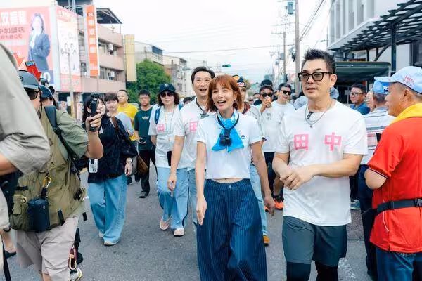 天王任賢齊現身低頭切洋蔥惹哭夥伴 九孔被鬼鬼罵到崩潰