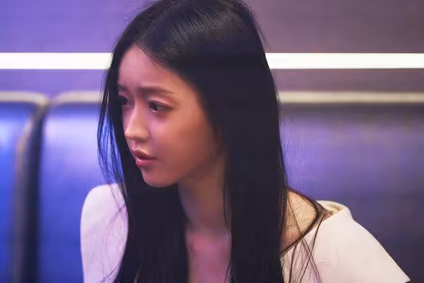 OH MY GIRL YooA溫柔形象反轉!片場飆髒話 金聖喆見她滿臉血嚇壞