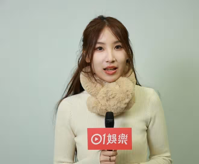 TVB小花稱已向頒獎嘉賓致歉!坦言因過度緊張!詞不達意和內地讀書有關
