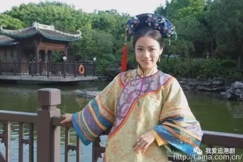 前TVB小花獲電台高層老公慶生!少女感依舊!結婚14年已無生子計劃!