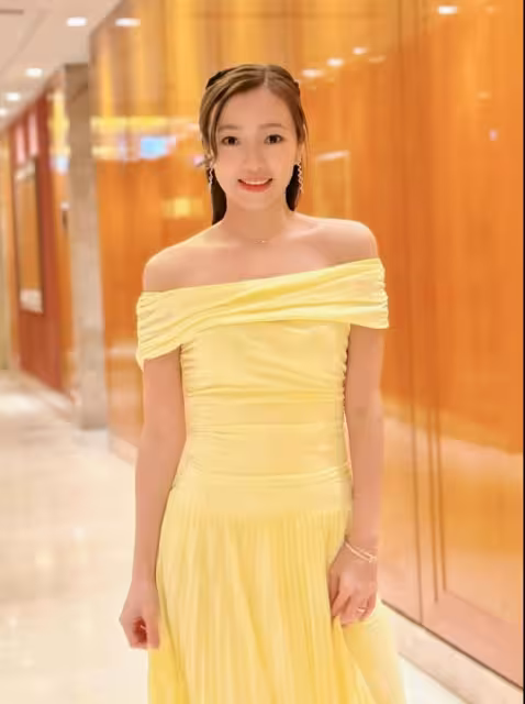 前TVB小花獲電台高層老公慶生!少女感依舊!結婚14年已無生子計劃!