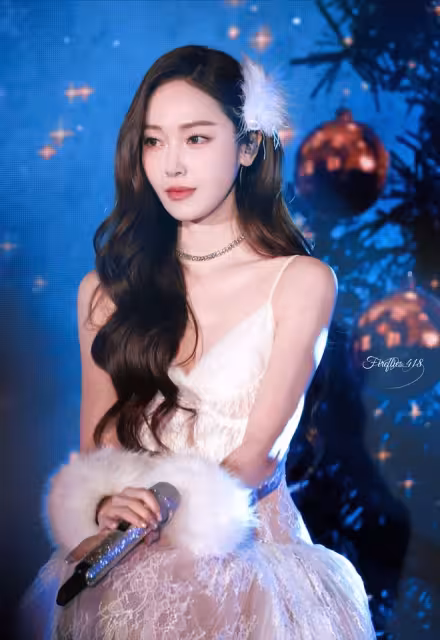 鄭秀妍在演唱會唱了少女時代多首金曲,是老粉聽到會哭的程度