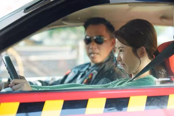 郭書瑤開車嚇壞全場…一聽劇組溫馨叮嚀傻眼！合體郭泓志狂贊國寶