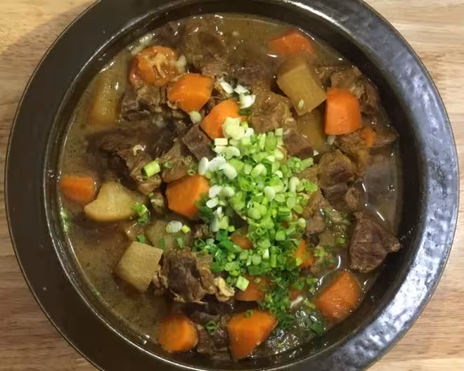 牛腱子燉蘿蔔