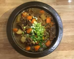 牛腱子燉蘿蔔