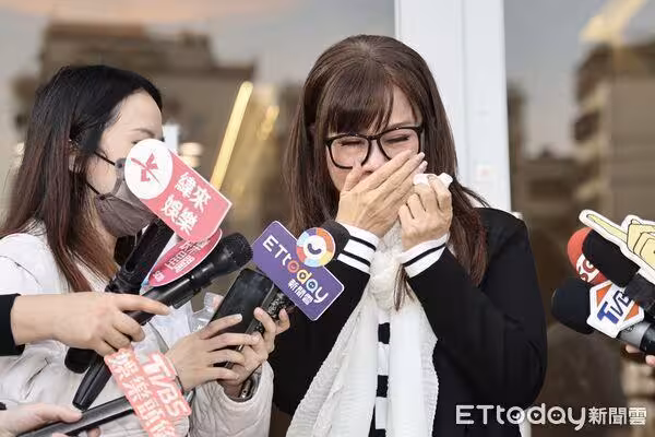 直擊／比親人還親！「前嫂嫂」龍千玉悼曹西平哭到發抖：謝謝你當我靠山