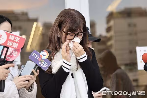 直擊／比親人還親！「前嫂嫂」龍千玉悼曹西平哭到發抖：謝謝你當我靠山