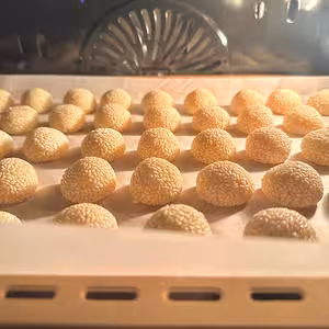 自製過年小零食，香香脆脆的芝麻一口酥
