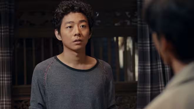 《小城大事》都是親人被抓,鄭德生和楊奶奶的反應高下立現