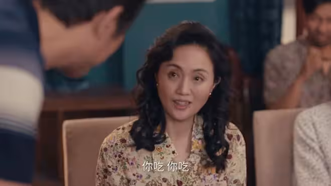 《小城大事》高雪梅一句「憑一張結婚證」,扯掉熱戀婚姻的遮羞布