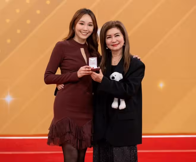 TVB女星獲頒10年服務獎!大曝曾敲男監製門!卻慘被無視:他說沒空