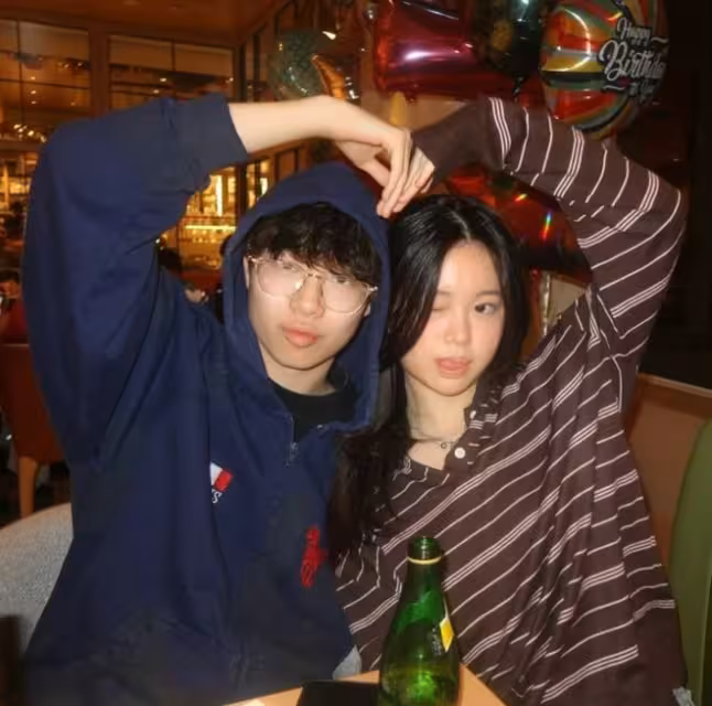 TVB花旦13歲女兒與男友甜蜜照曝光!臉貼臉嘴對嘴!曾豪言不介意女兒穿比基尼