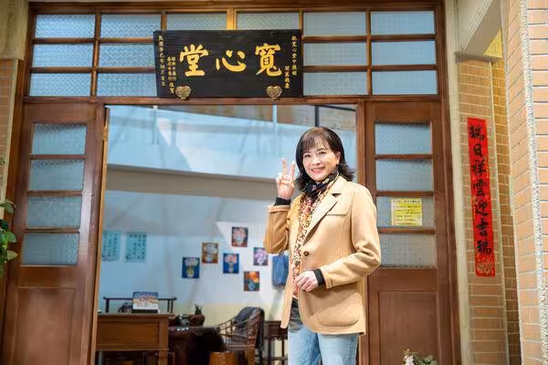 61歲夏靖庭全場唯一「連續做健腹輪」體力超狂! 私下寵2國小兒