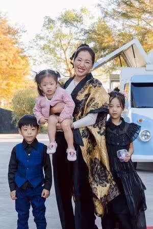 崔佩儀經紀人先讓兒女祝壽 再帶混血萌娃辦生日趴