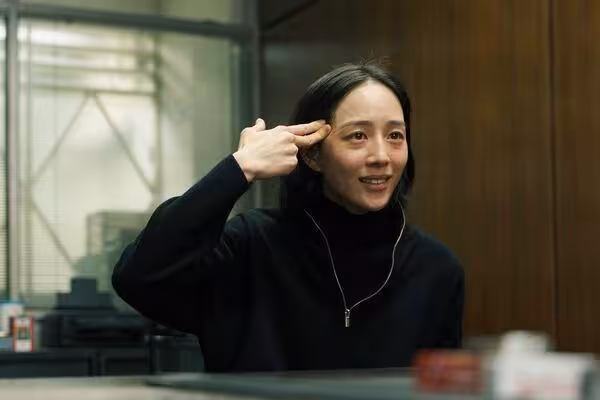 張鈞寧睡車上搞自閉！阮經天借空屋「怕你太幸福」　曝許光漢片場藏神秘小本本