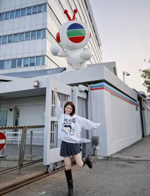 又一TVB女星突然宣布離巢！感嘆空姐轉型演員非易事！入行5年嘗遍甜酸苦辣！