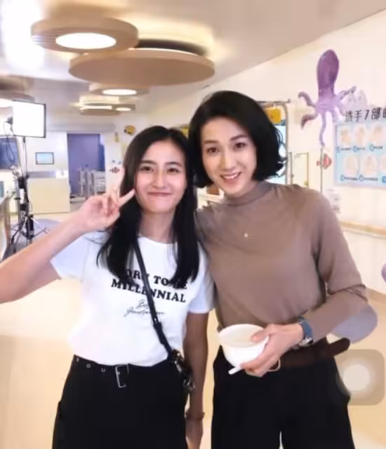 前TVB小花低調離巢後秘密生女!近照曝光驚現幸福肥!女兒滴溜溜精靈可愛