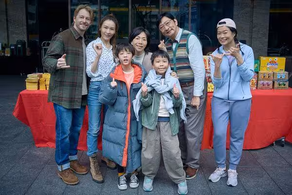九孔誇口「搞定小孩」下秒崩潰! 光頭童星戴假髮「吃飯一直吃到」