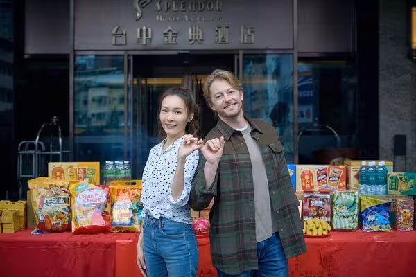 九孔誇口「搞定小孩」下秒崩潰！　光頭童星戴假髮「吃飯一直吃到」