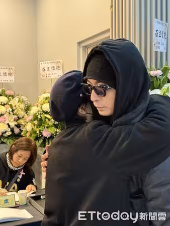 喬傑立經紀人吳權浩今告別式！　孫德榮、Toro現身送別老戰友