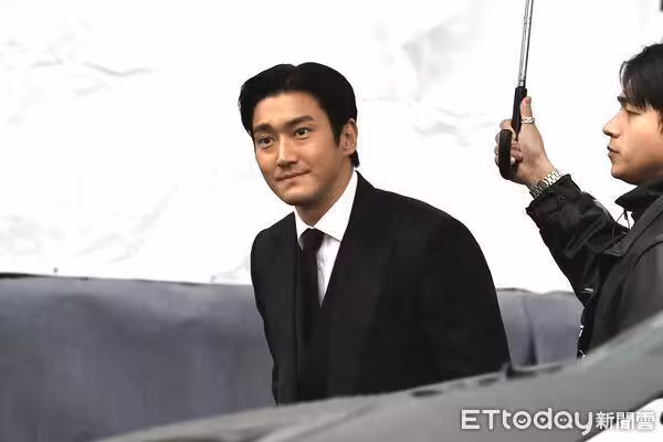 SJ始源也來看大S!日本被拍到「已經全身黑」 粉絲看哭:難怪穿這樣