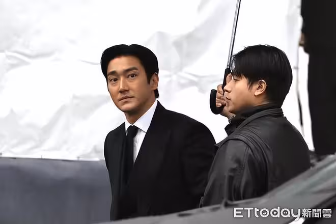 崔始源也來看大S！日本被拍到已經穿全身黑 ，下飛機直奔金寶山