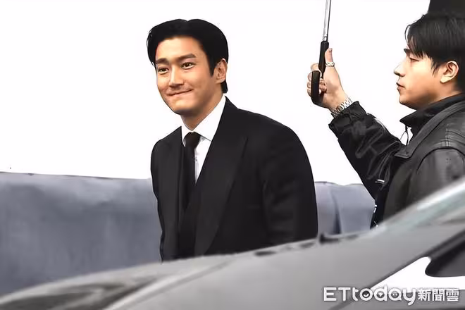 崔始源也來看大S！日本被拍到已經穿全身黑 ，下飛機直奔金寶山