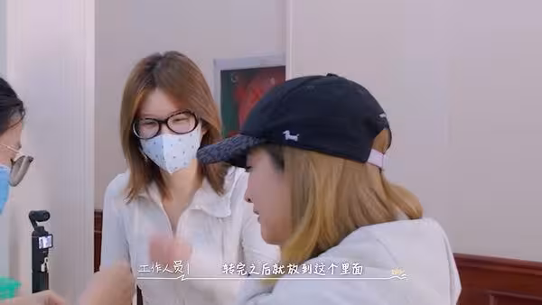 趙露思低調奔醫院!護理師教糞便檢查「棉棒在屁股轉兩圈」嚇傻了
