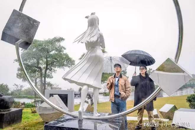 具俊曄在墓地錄綜藝，小S想姐姐，大S離開這一年，一家人成了演員