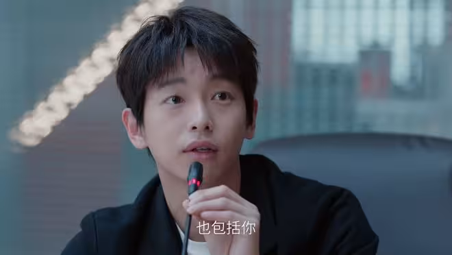 《年少有為》裴謙頂薪聘請周暮岩，才知，為何司馬先生住在老房子