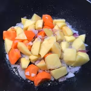 咖喱牛肉（按照流程來絕對不翻車）