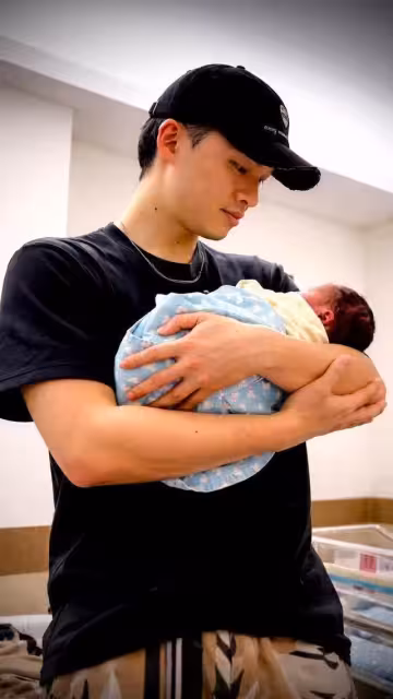 若綺順產女兒! 楊升達曬抱娃照甜喊:可以叫我楊爸爸了