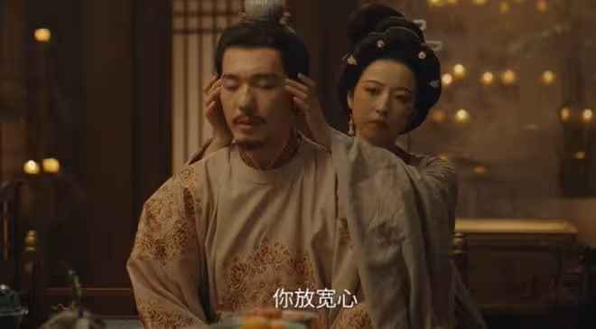《太平年》:立錢惟治為長子,與世子抗衡,錢弘俶另有所圖