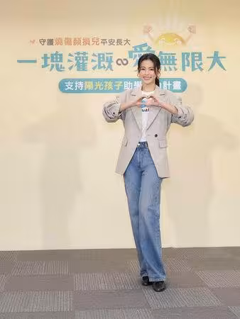 Selina全身包緊緊二胎傳聞撲朔迷離 小徐凌晨現身神秘動向曝光