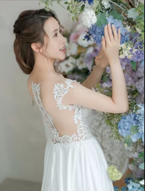 31歲TVB東張女神情人節穿火紅長裙，大曬傲人身材！用周深歌詞勉勵單身族