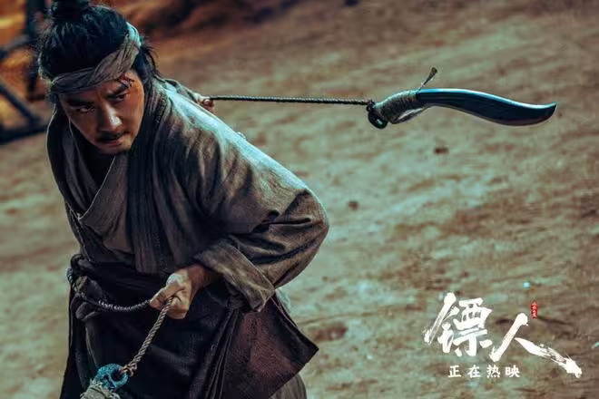被時代拋棄的武俠片，被《鏢人：風起大漠》撿回來了