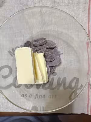布朗尼開心果巴斯克蛋糕